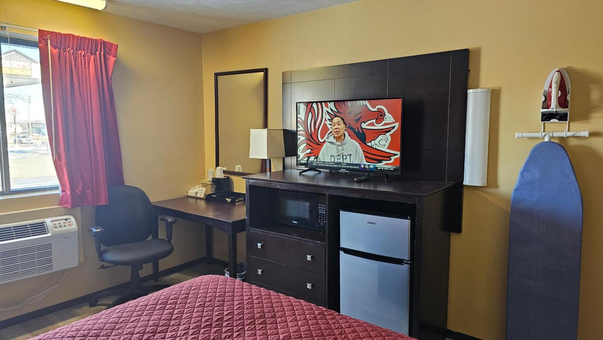 Budgetel Inn & Suites Fort Scott Exterior foto