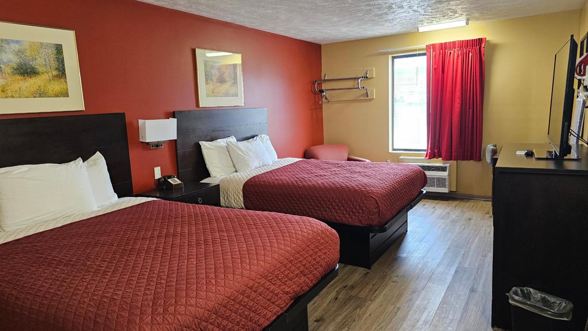 Budgetel Inn & Suites Fort Scott Exterior foto
